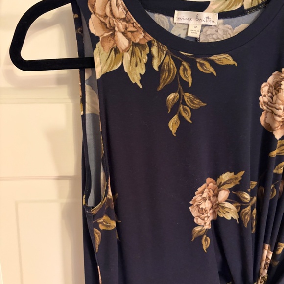 Nine Britton mid calf length patterned dress, size medium. - Picture 5 of 12